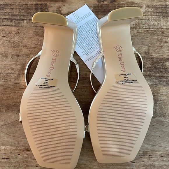 The Drop Gold heels - Picture 6 of 10